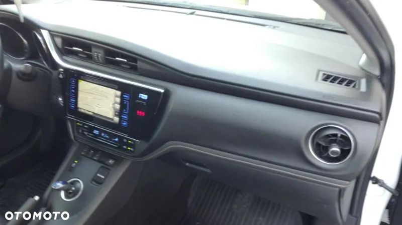 Toyota Auris - 16