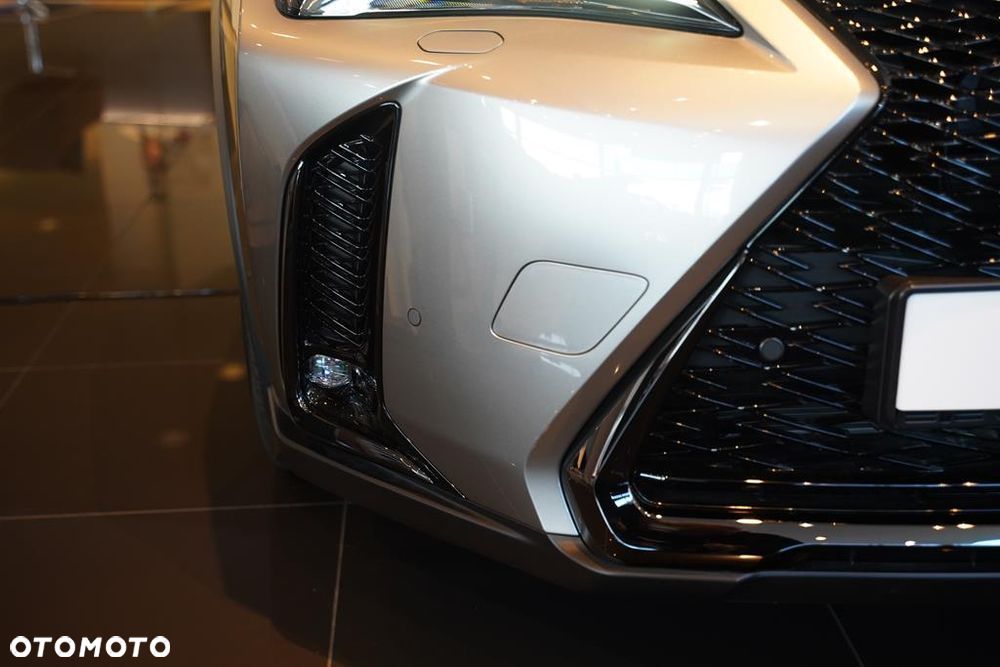 Lexus UX - 15