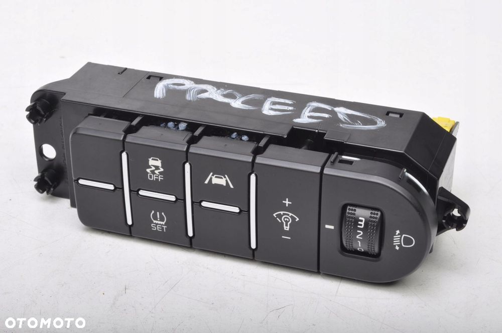 KIA PRO CEED III PANEL PRZEŁĄCZNIKÓW 93700-J7651 2023R - 1