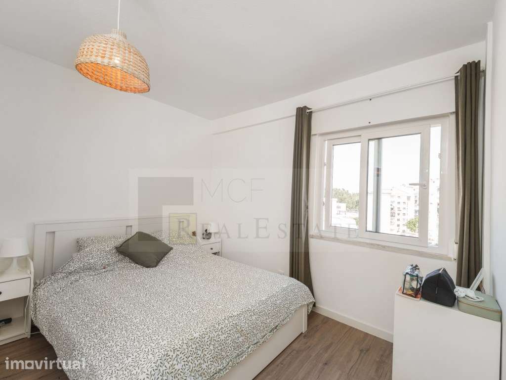 Apartamento T2 - Remodelado, cozinha equipada - Grande imagem: 3/34