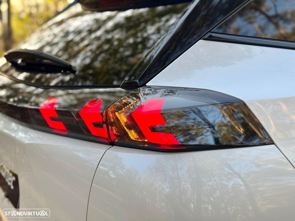 Peugeot 2008 1.2 PureTech GT - 38