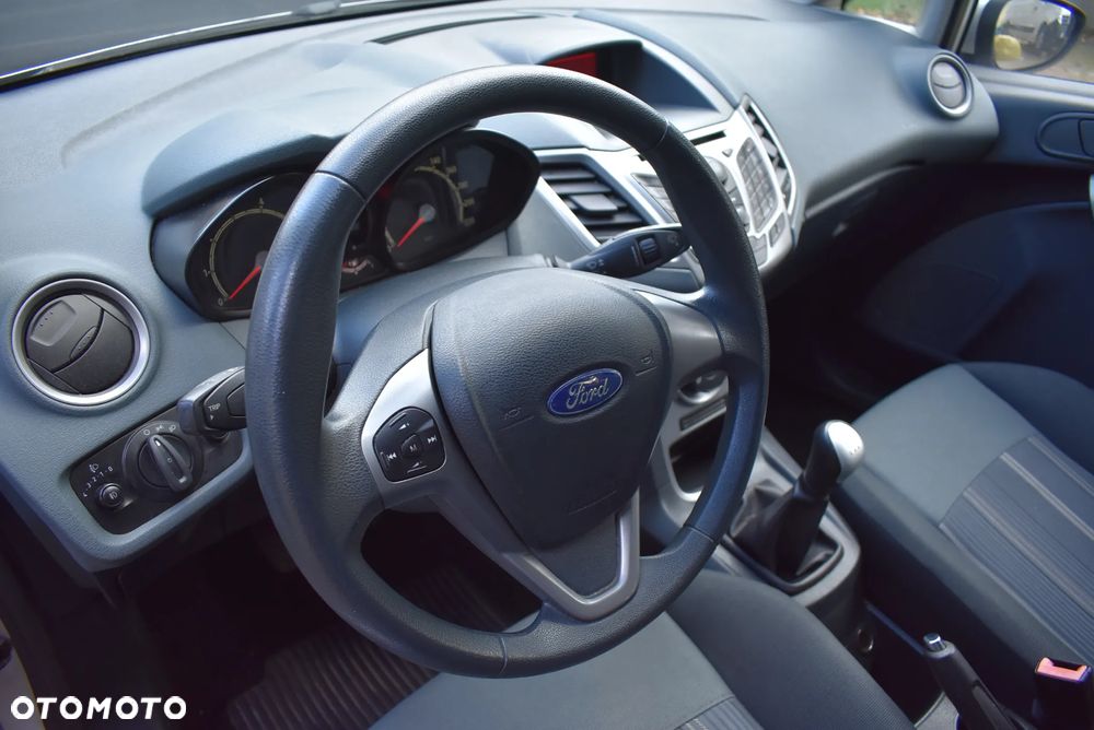 Ford Fiesta 1.25 Trend - 10