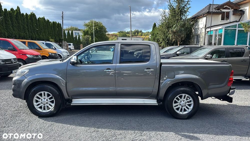 Toyota Hilux 4x4 Double Cab Life - 4