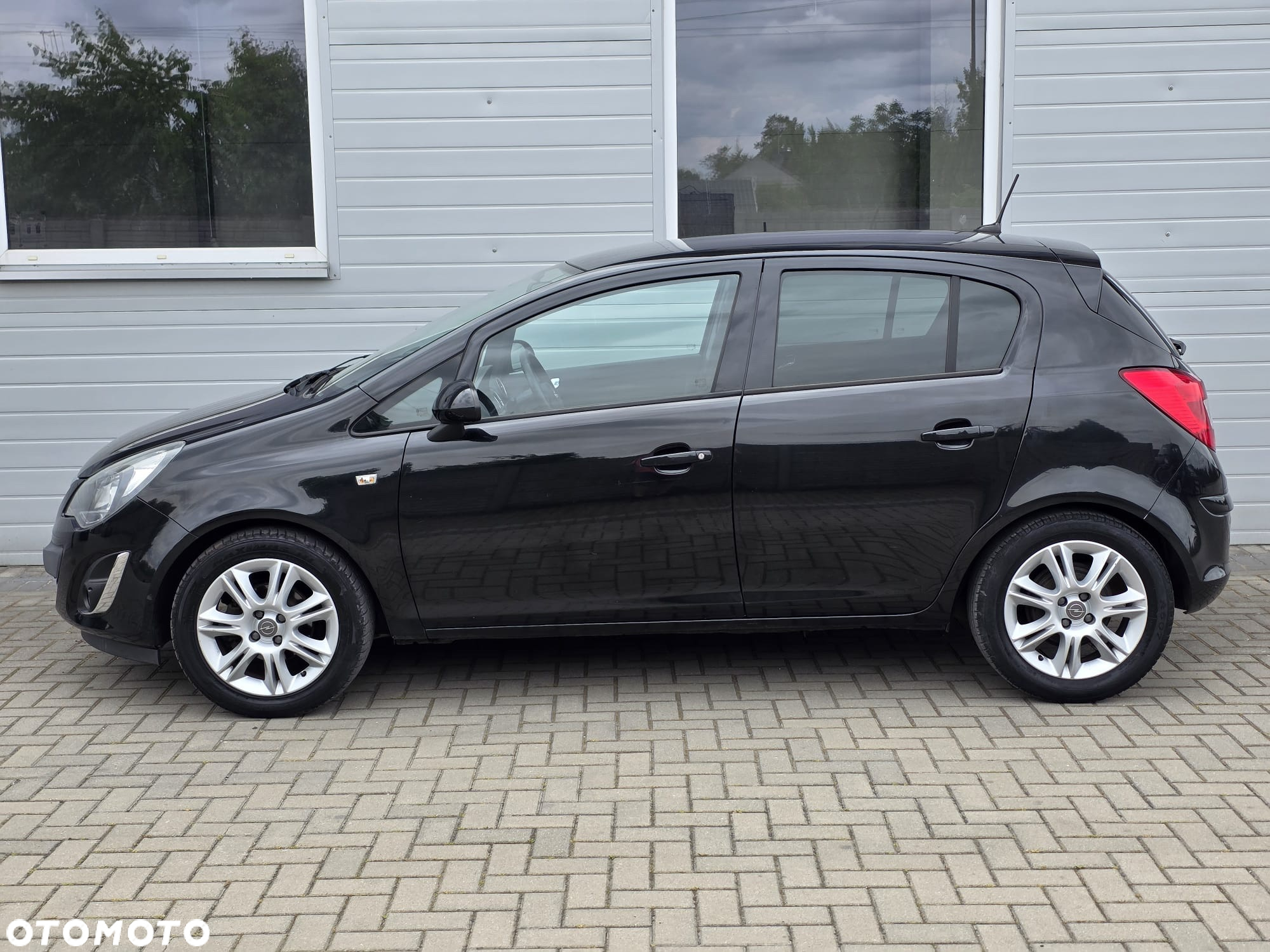 Opel Corsa 1.2 16V Cosmo S&S - 10