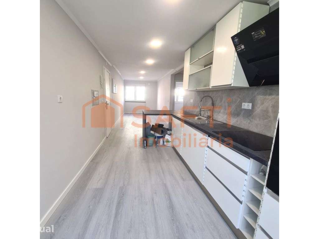 Apartamento T2 remodelado em Benfica - Grande imagem: 2/7
