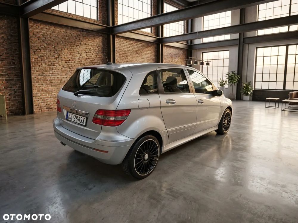 Mercedes-Benz Klasa B 180 BlueEFFICIENCY SPORT EDITION - 8