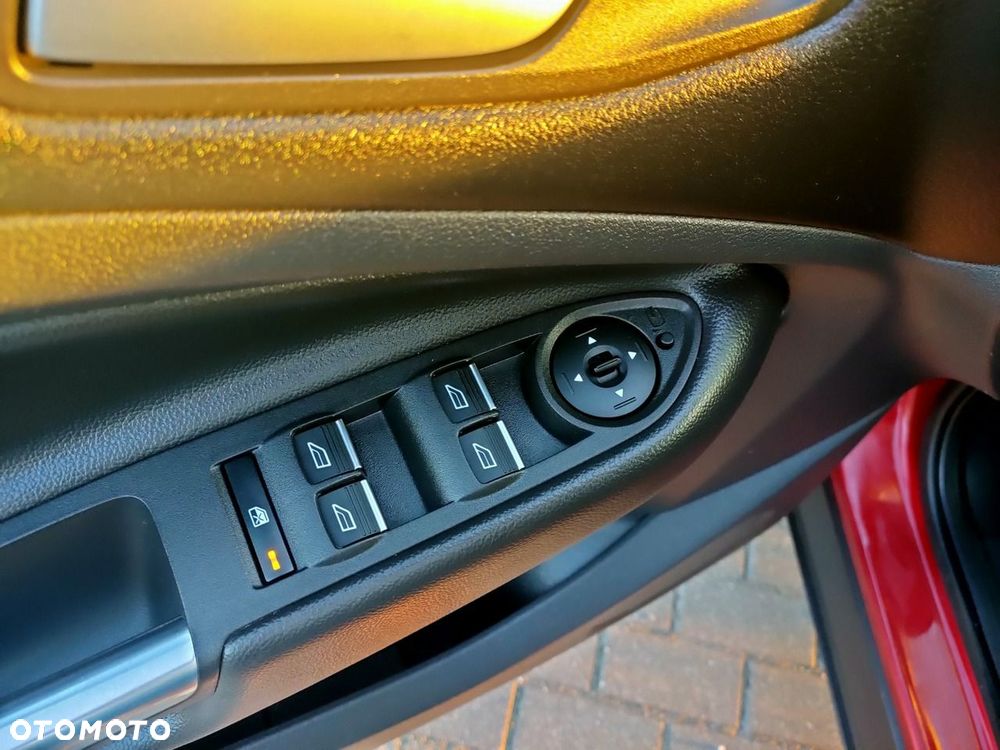 Ford Kuga - 12