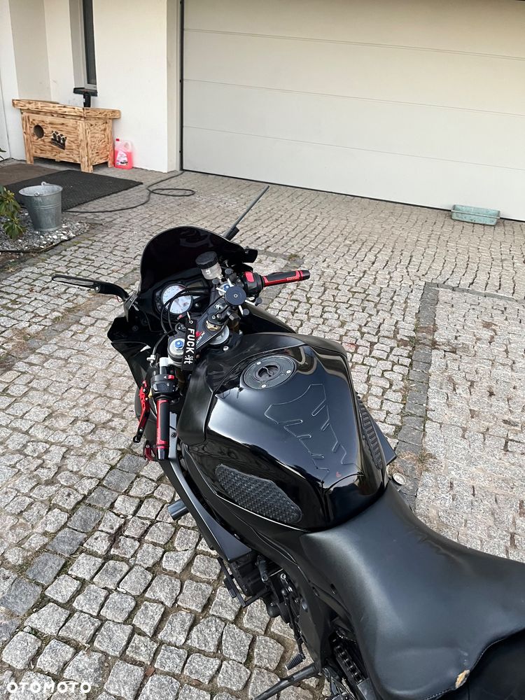 Suzuki GSX-R - 8