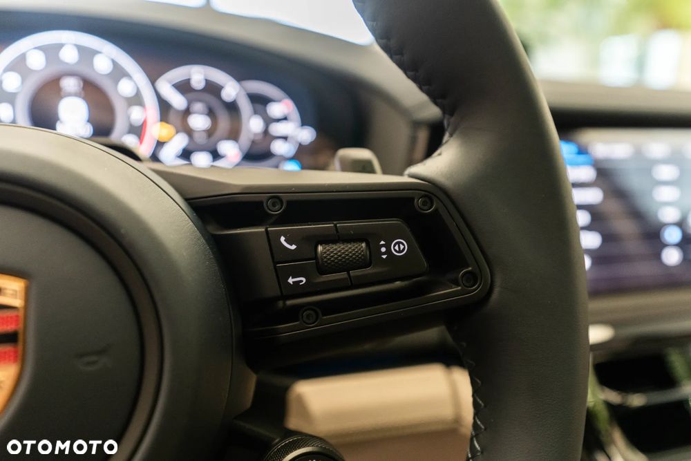 Porsche Panamera 4 - 19