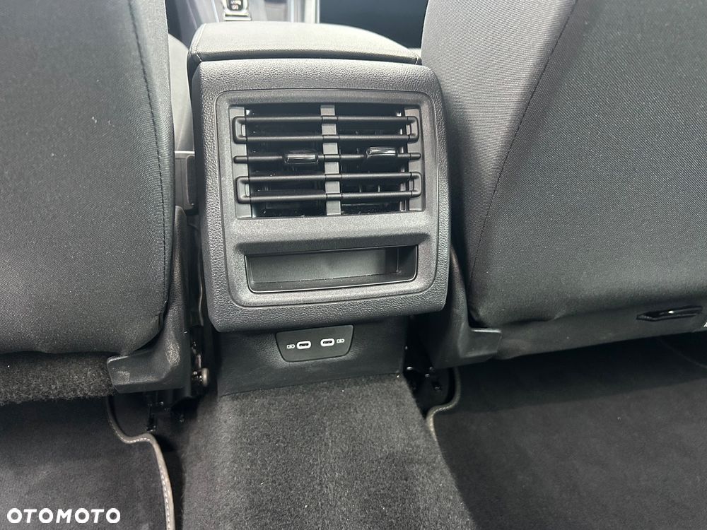 Volkswagen Golf 1.5 eTSI OPF DSG Energy - 23