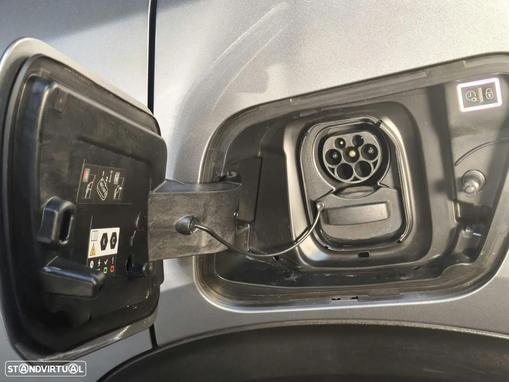 Peugeot e-2008 50 kWh Active Pack - 28