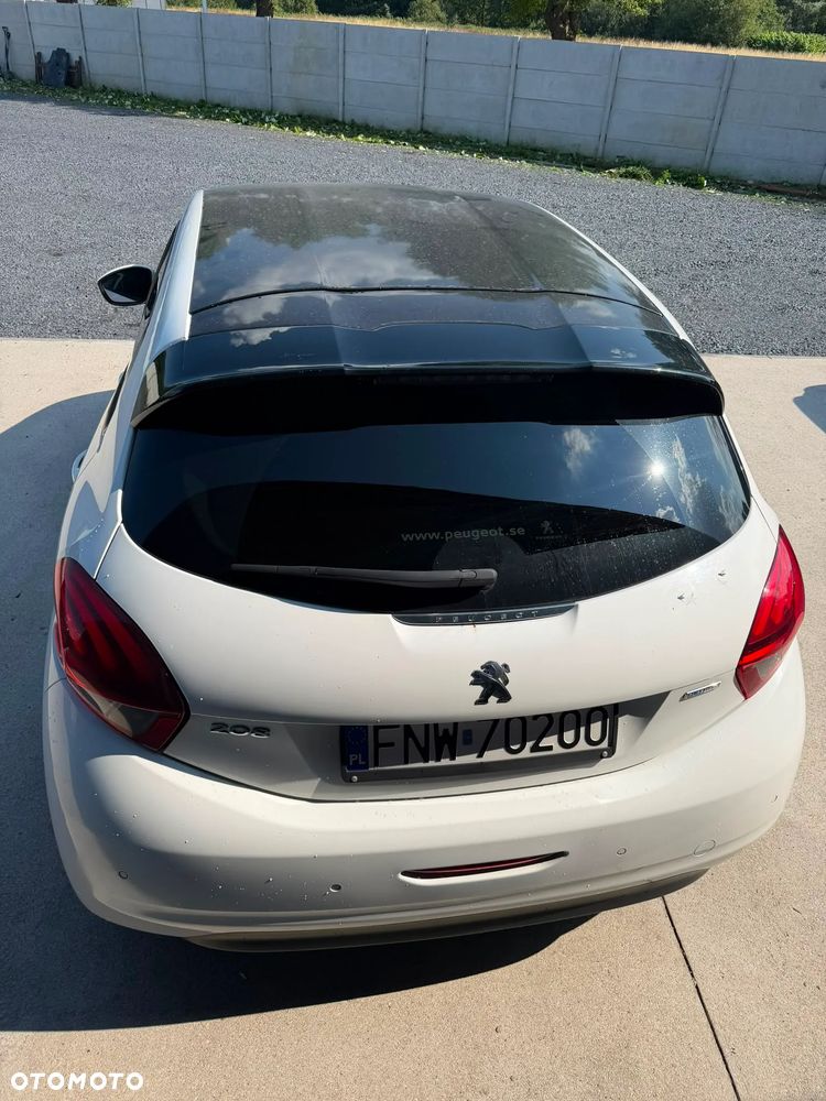 Peugeot 208 - 5