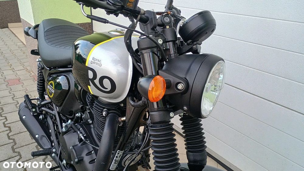 Royal Enfield HNTR - 24