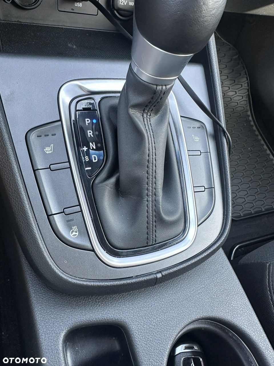Hyundai Kona 1.6 GDI Hybrid Premium DCT - 12