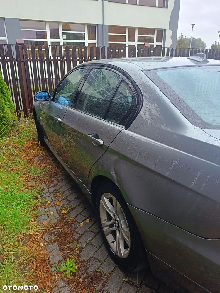 BMW Seria 3 320i - 4