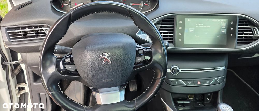 Peugeot 308 1.2 PureTech Style S&S - 17