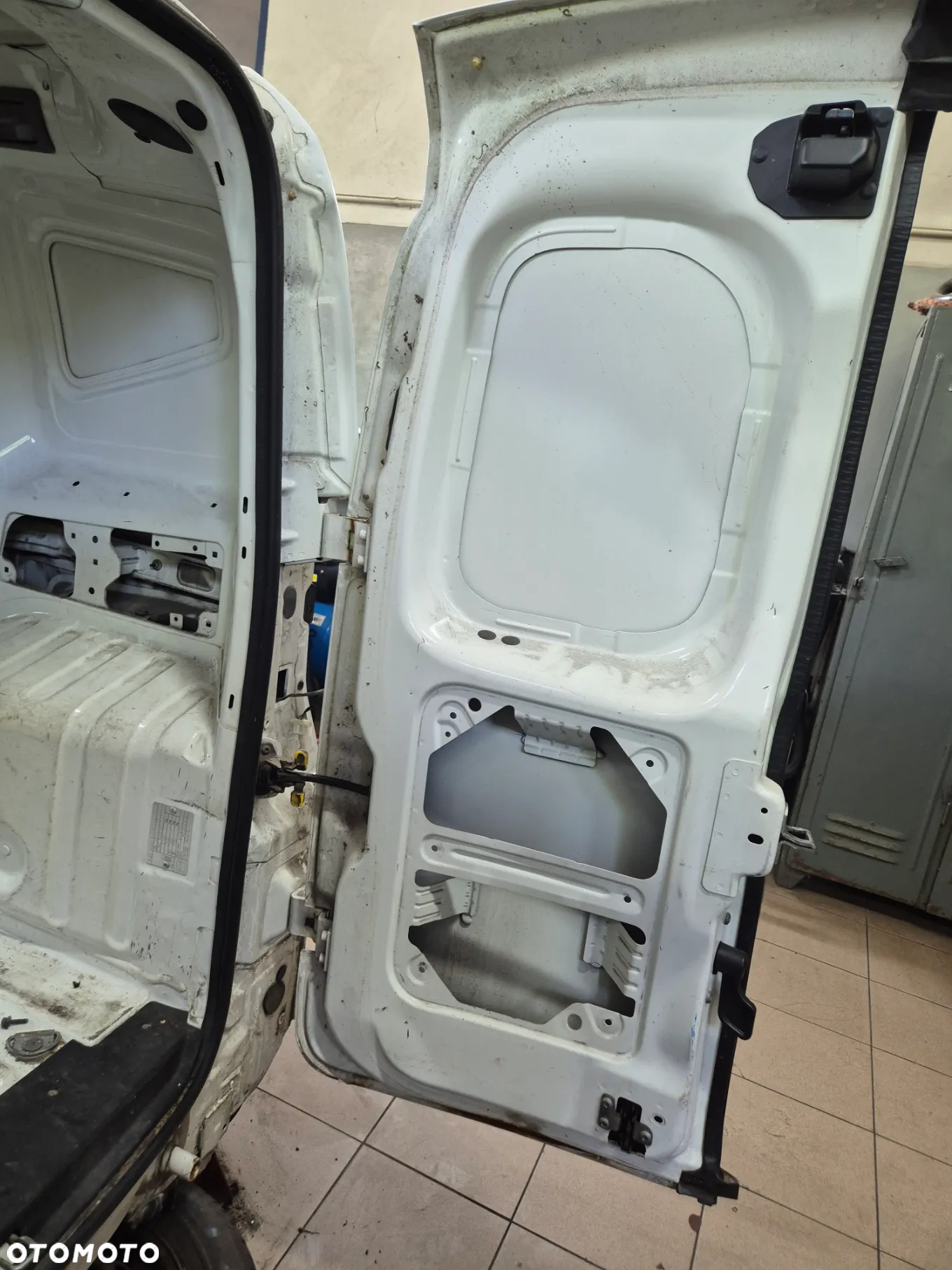 DRZWI PRAWE TYŁ 249 FIORINO IV NEMO BIPPER  08r.+ - 4