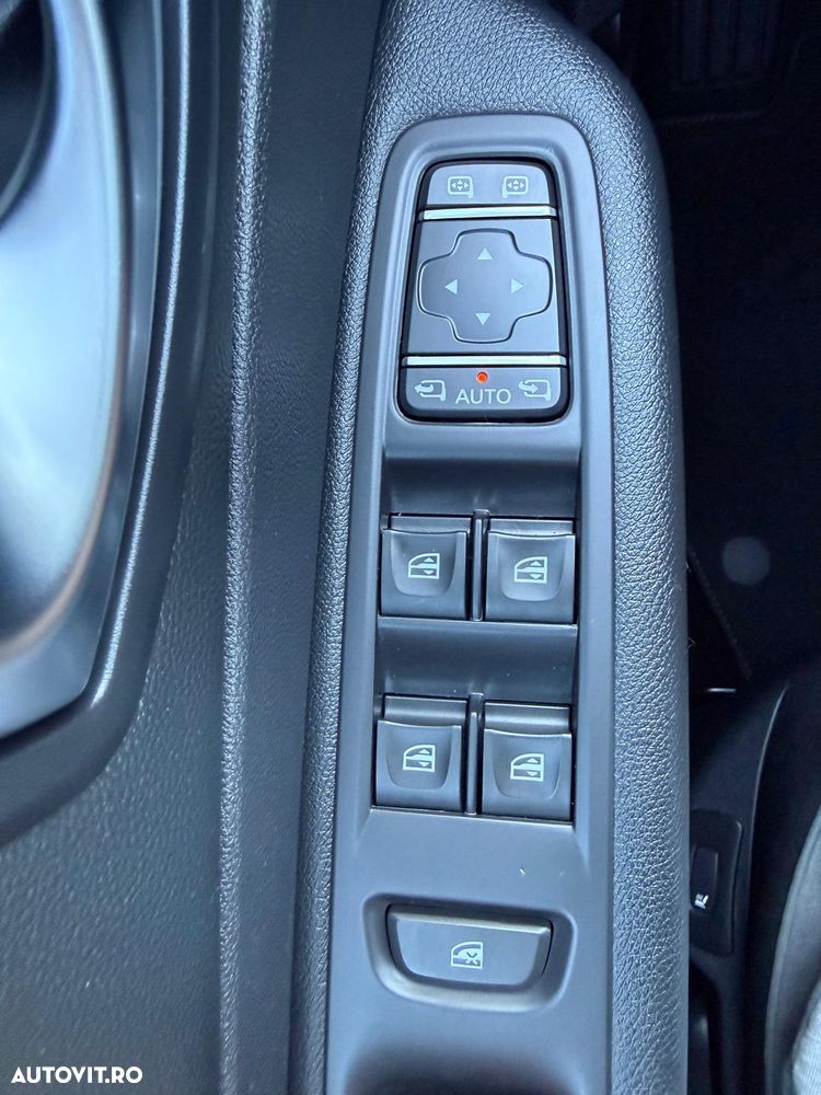 Renault Captur TCe 150 EDC GPF BOSE EDITION - 30