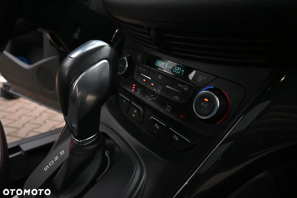 Ford Kuga 1.5 EcoBoost 4x4 ST-Line - 32