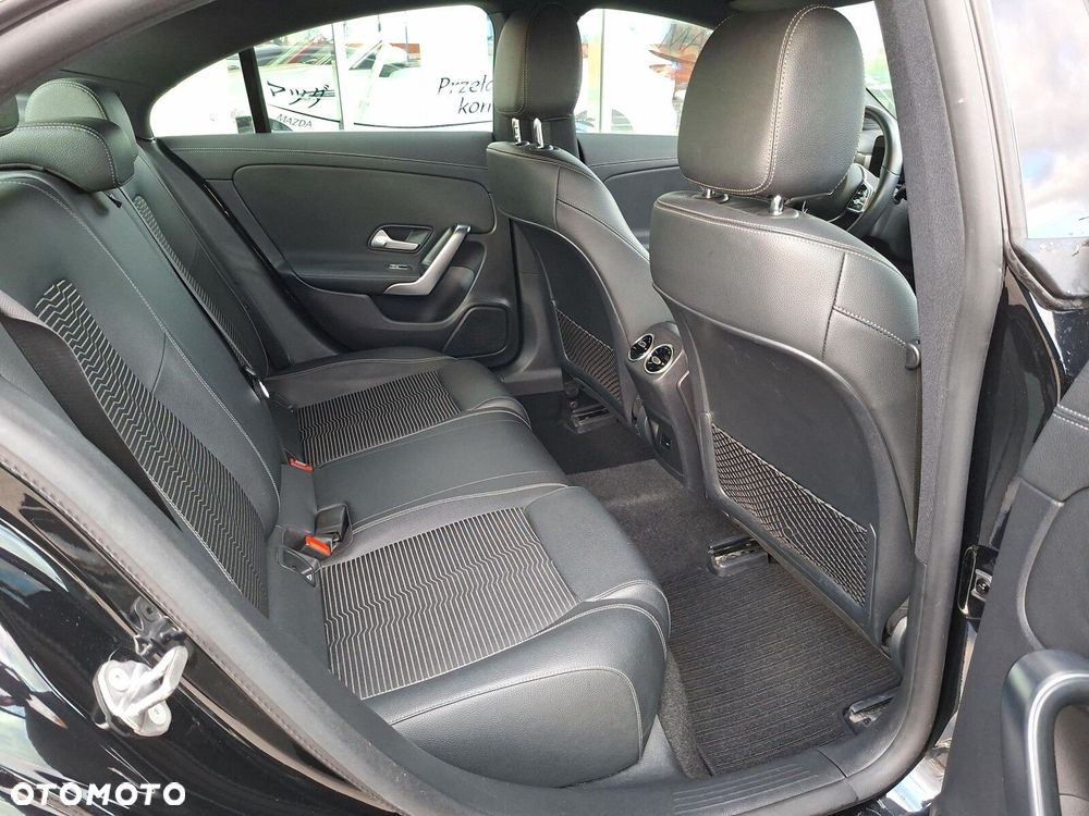 Mercedes-Benz CLA 200 Progressive 7G-DCT - 19