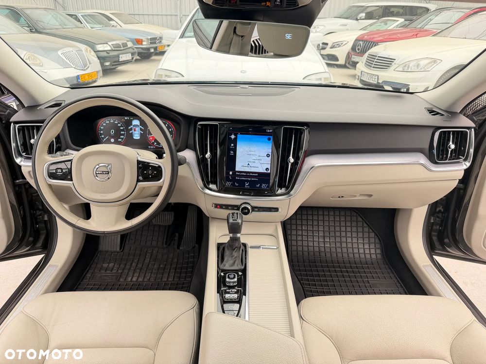Volvo S60 T6 AWD Momentum Pro - 6