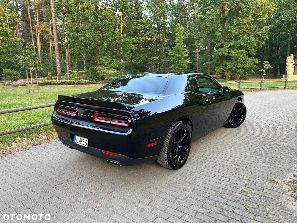 Dodge Challenger - 15