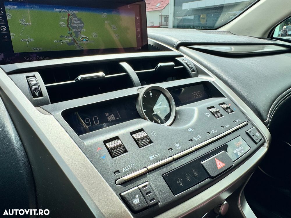 Lexus Seria NX - 16