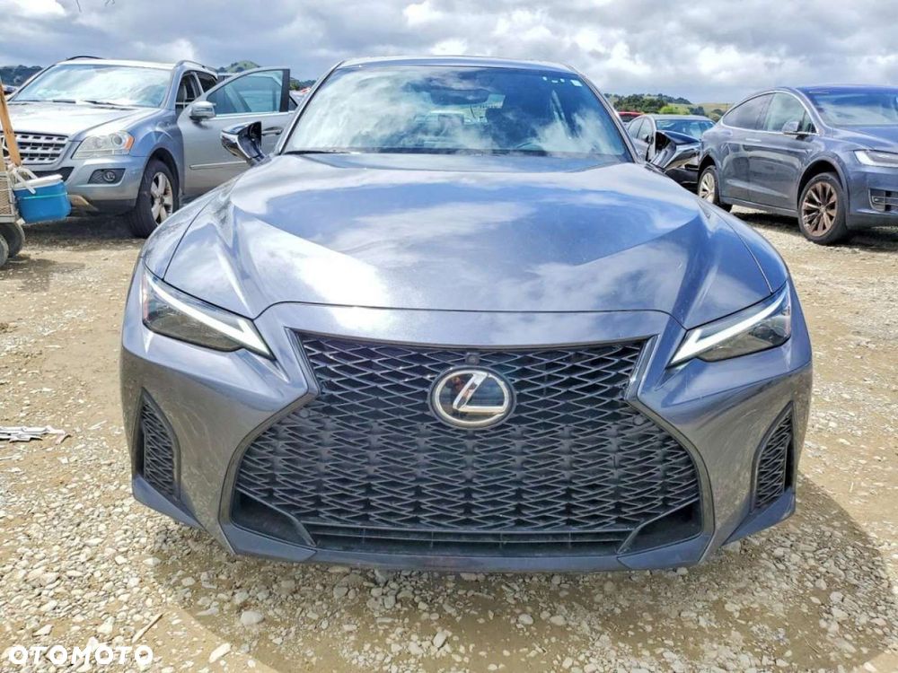 Lexus IS - 6