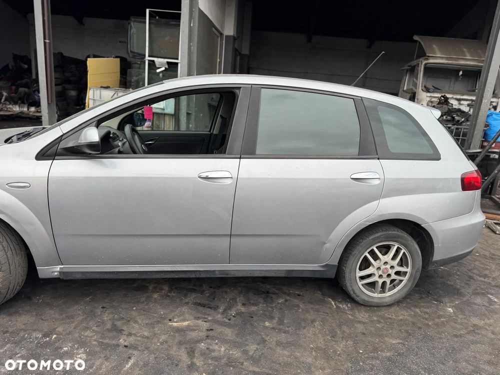 Fiat Croma 2008 poj. 1.9 JTD 120 KM - samochód cały na części - 4