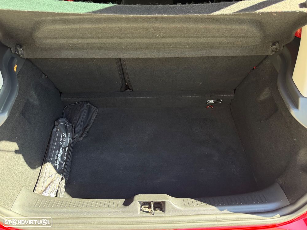 Renault Clio 1.6 Turbo R.S. EDC Sport - 27