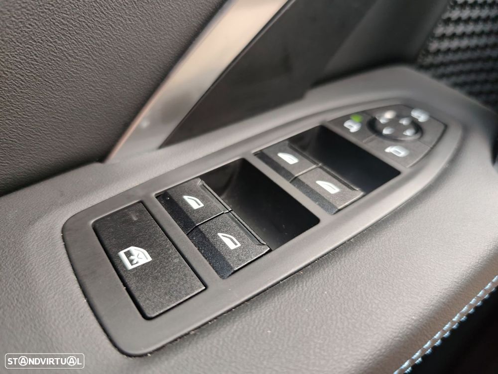 BMW iX2 eDrive20 Pack Desportivo M - 22