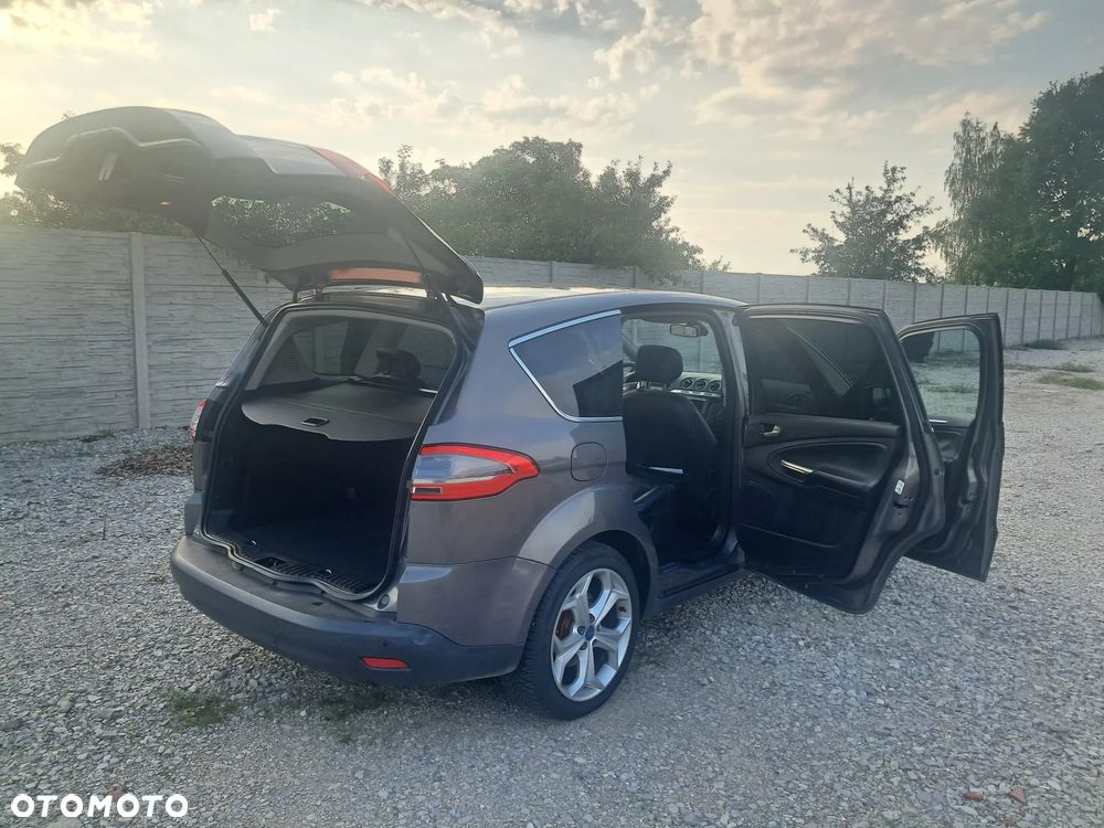 Ford S-Max - 14