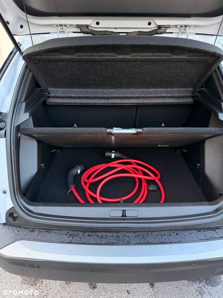 Peugeot 2008 54kWh Allure - 11