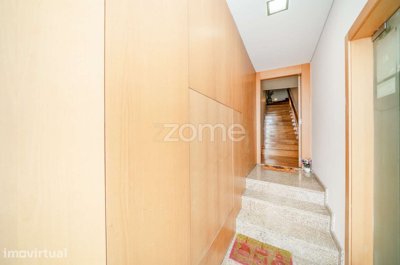 Moradia T4 com Elevador, Garagem e Jardim na Rua D. Pedro V - Grande imagem: 5/60