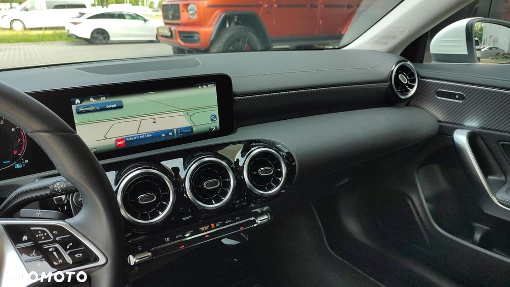 Mercedes-Benz CLA - 12