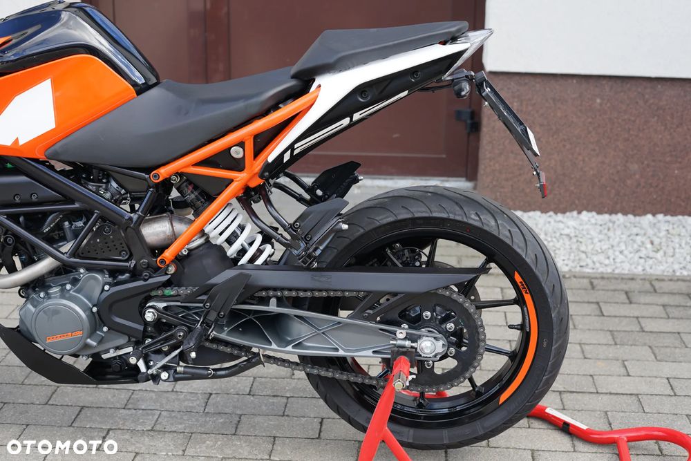KTM Duke 125 - 22