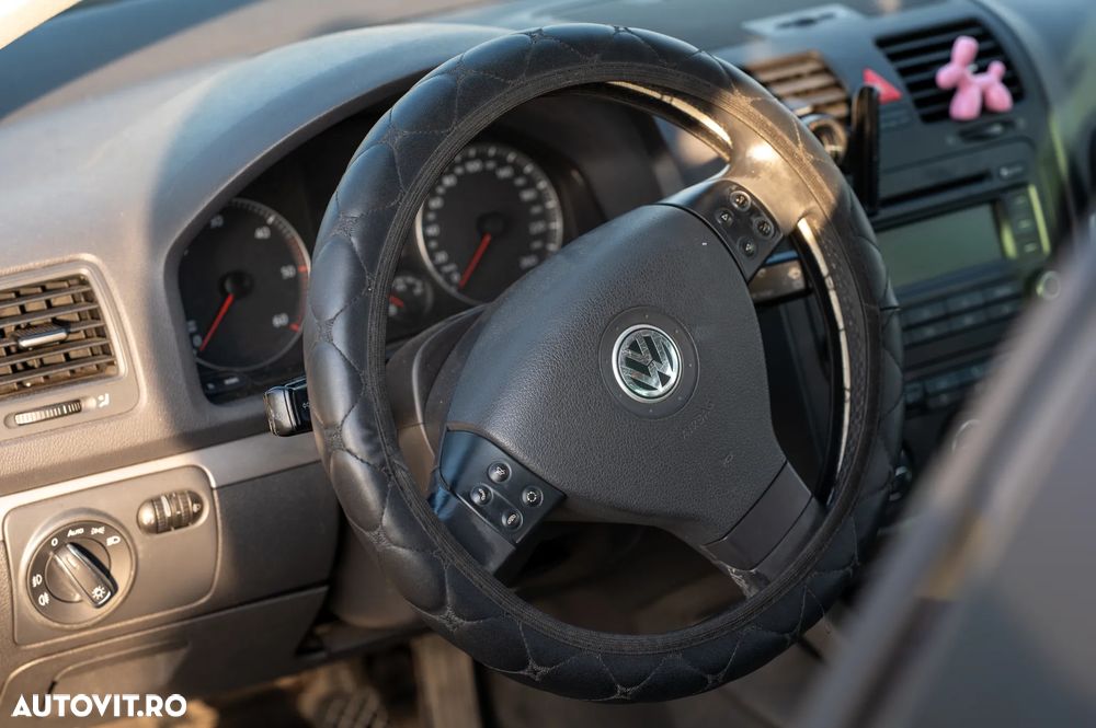 Volkswagen Golf - 11