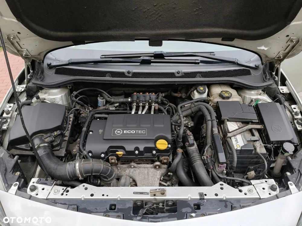 Opel Astra 1.4 T Essentia - 4