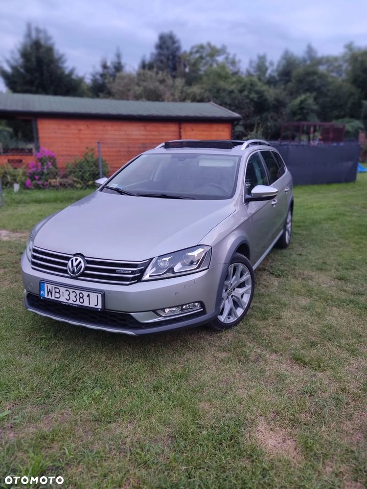 Volkswagen Passat - 1