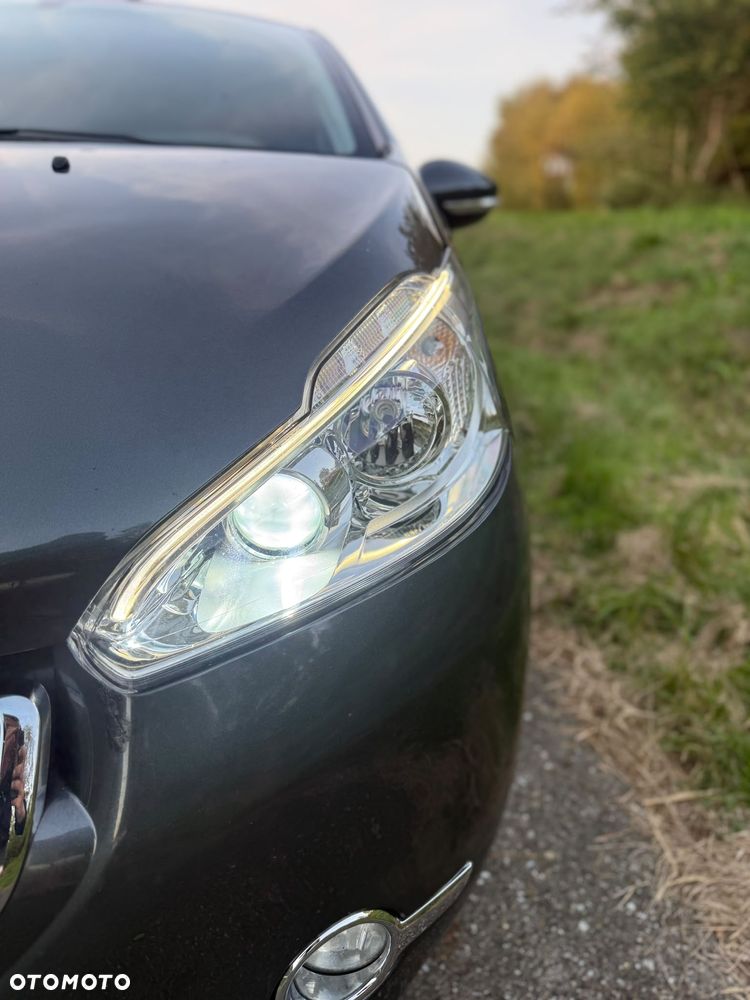 Peugeot 208 - 23