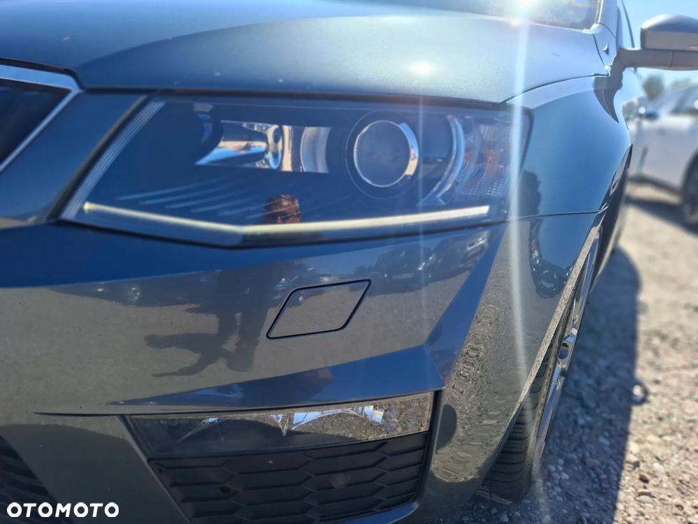 Skoda Octavia 2.0 TDI DSG RS - 3
