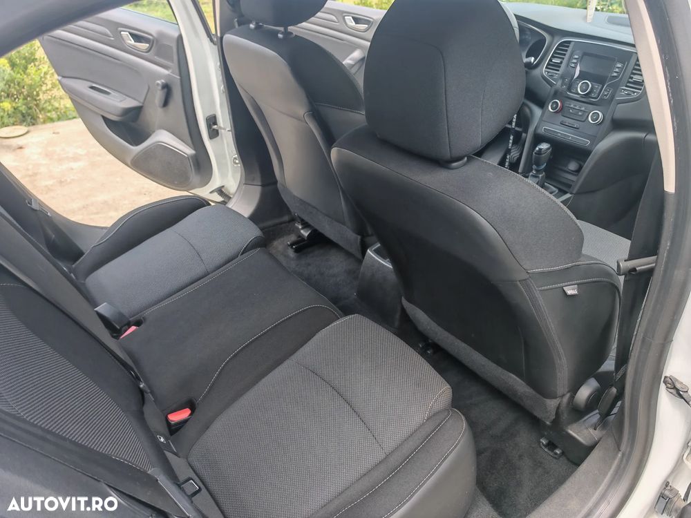 Renault Megane ENERGY TCe 100 EXPERIENCE - 4