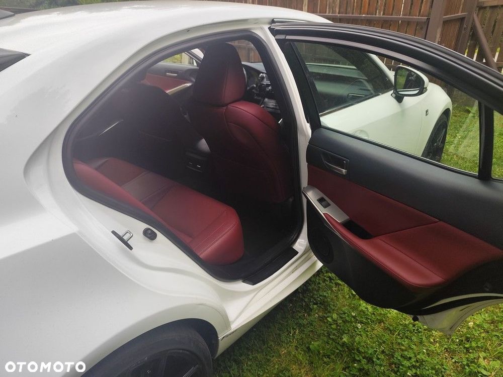 Lexus IS 200t F Sport - 31