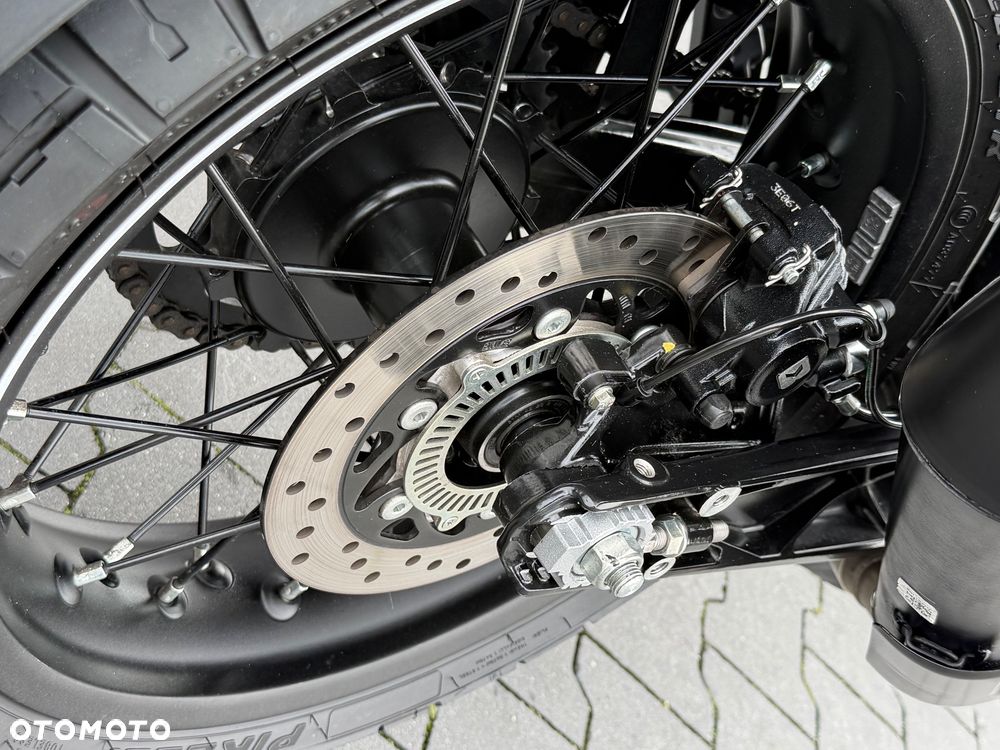 Husqvarna Svartpilen - 12