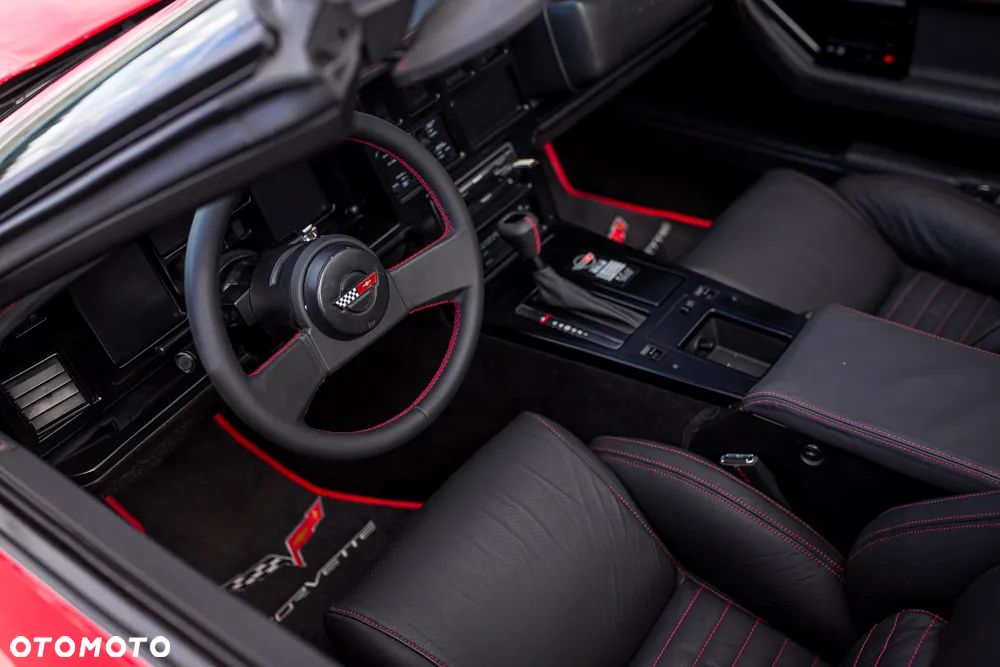 Chevrolet Corvette - 18