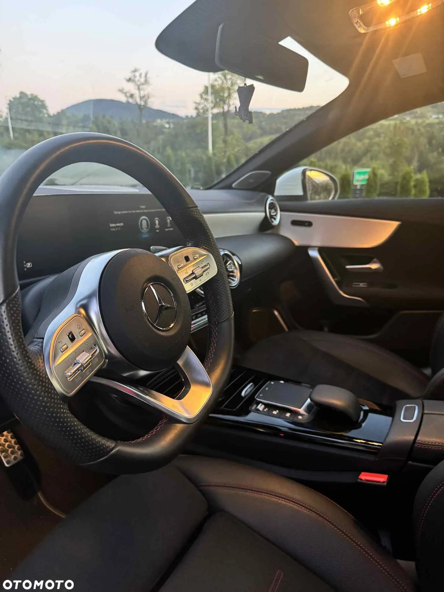 Mercedes-Benz CLA - 4