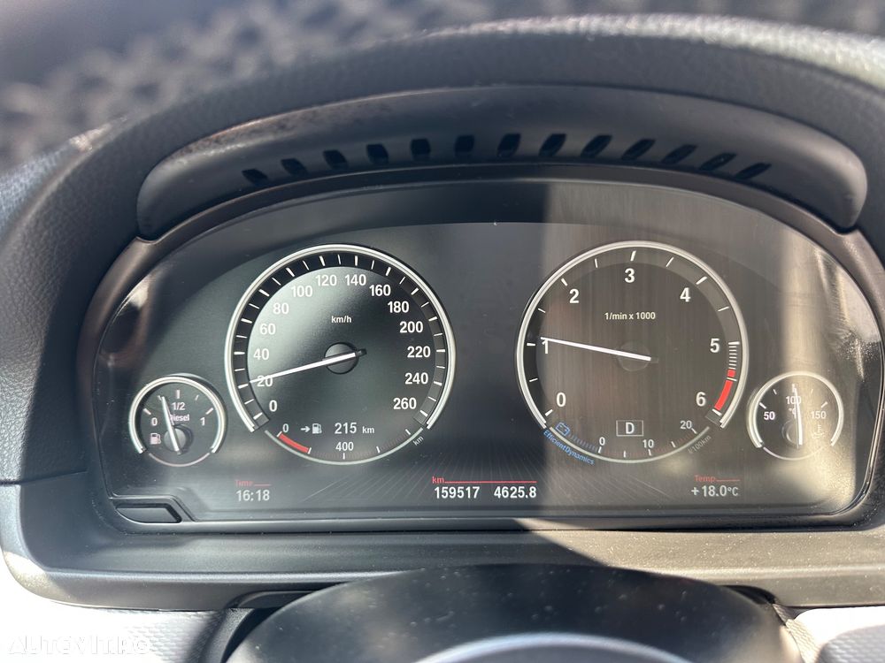 BMW Seria 5 530d xDrive - 24