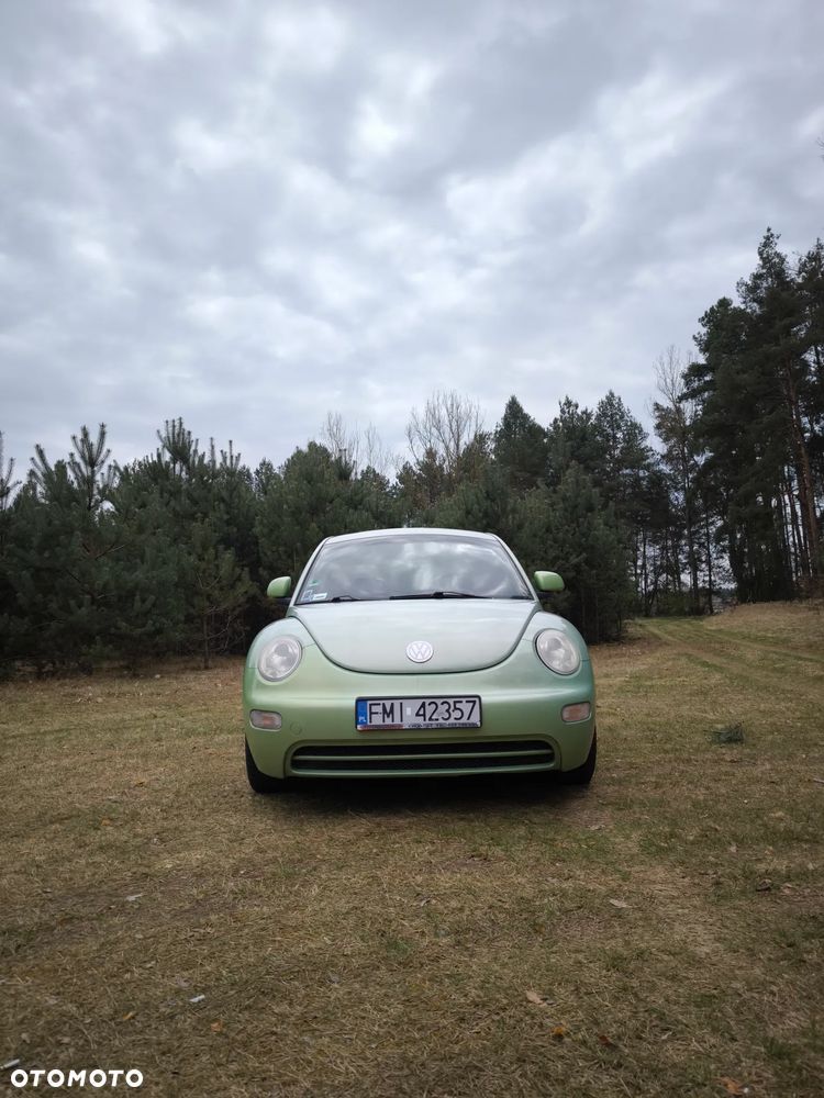 Volkswagen New Beetle - 1