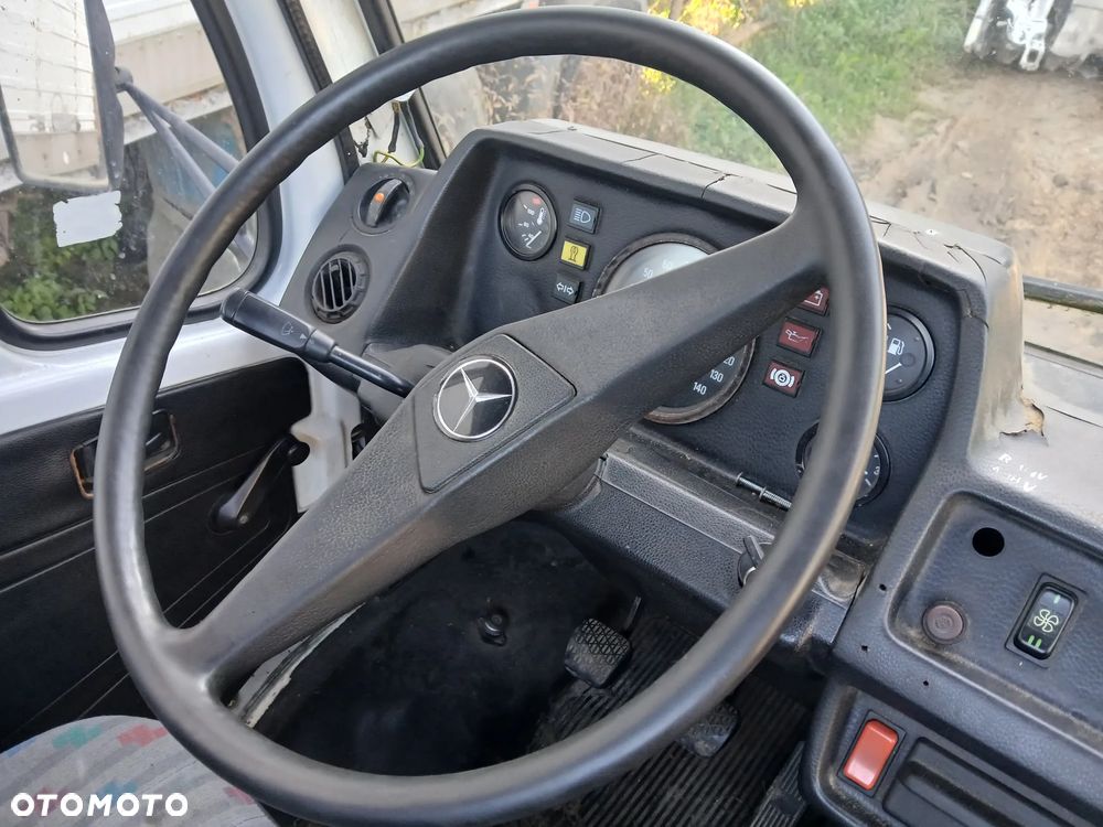 MERCEDES BENZ T1 309D fotel fotele kanapa deska kokpit podsufitka boczek boczki klamka - 2