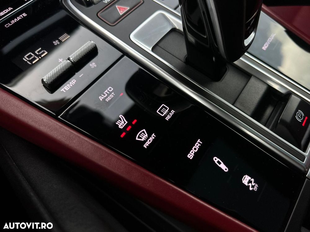 Porsche Cayenne - 27